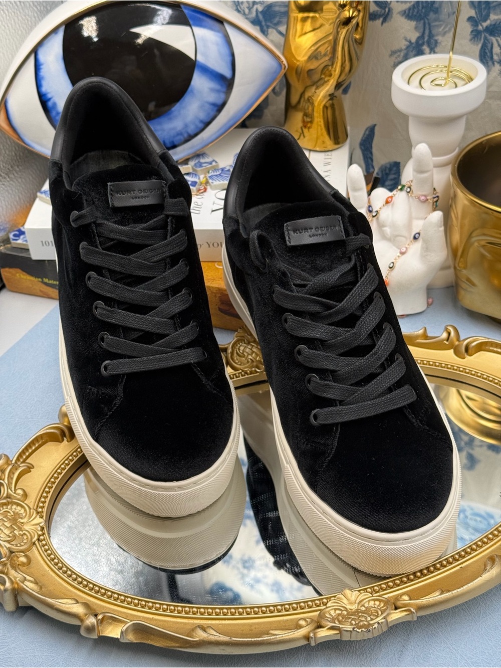🆕 KURT GEIGER LONDON 🧿 NWOB Laney Black Velvet Low Top Sneaker, Sz 37 US 7